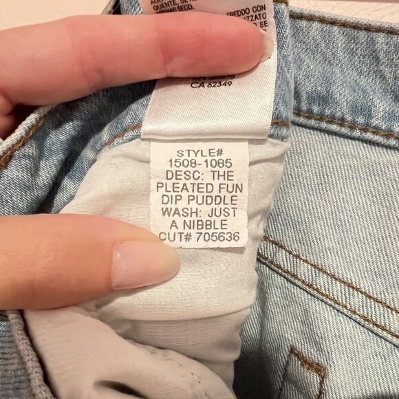 Mother SNACKS! The Pleated Fun Dip Puddle Cotton Jeans in Just a Nibble Size 28 - Picture 10 of 13